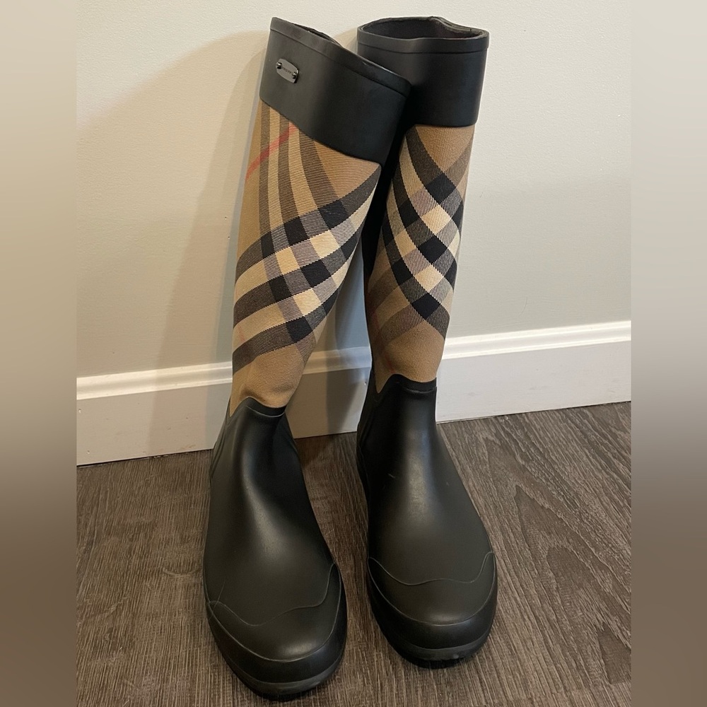 Burberry Black and Tan Checkered Winter Boots